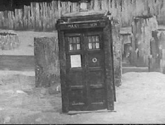 Resultado de imagem para doctor who first doctor tardis